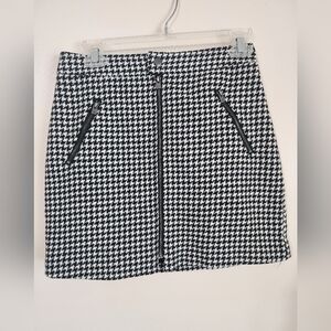 Hollister Black and White Houndstooth Mini Skirt